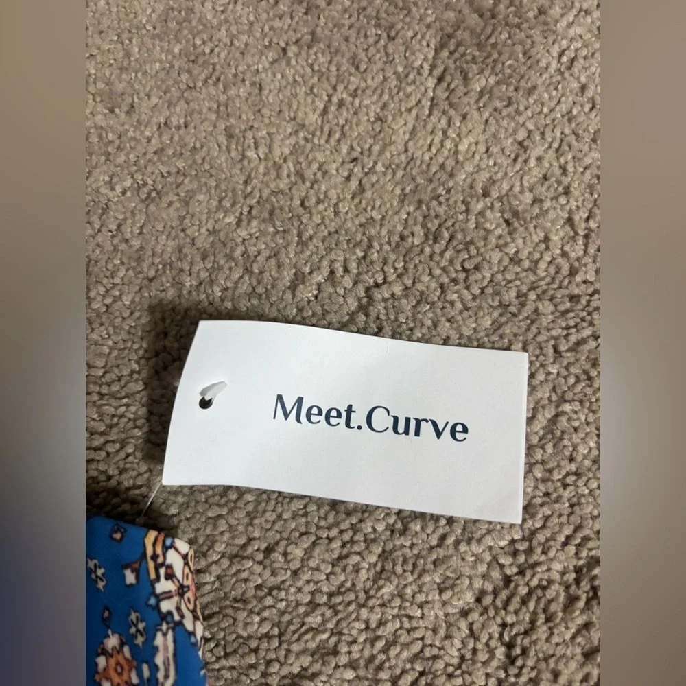 Meet.Curve Women's Plus Blue Charming Printed CutOut One-Piece Swimsuit Size 4XL
